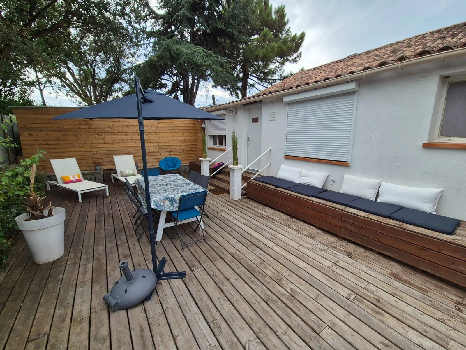Terrasse en bois d'une suite