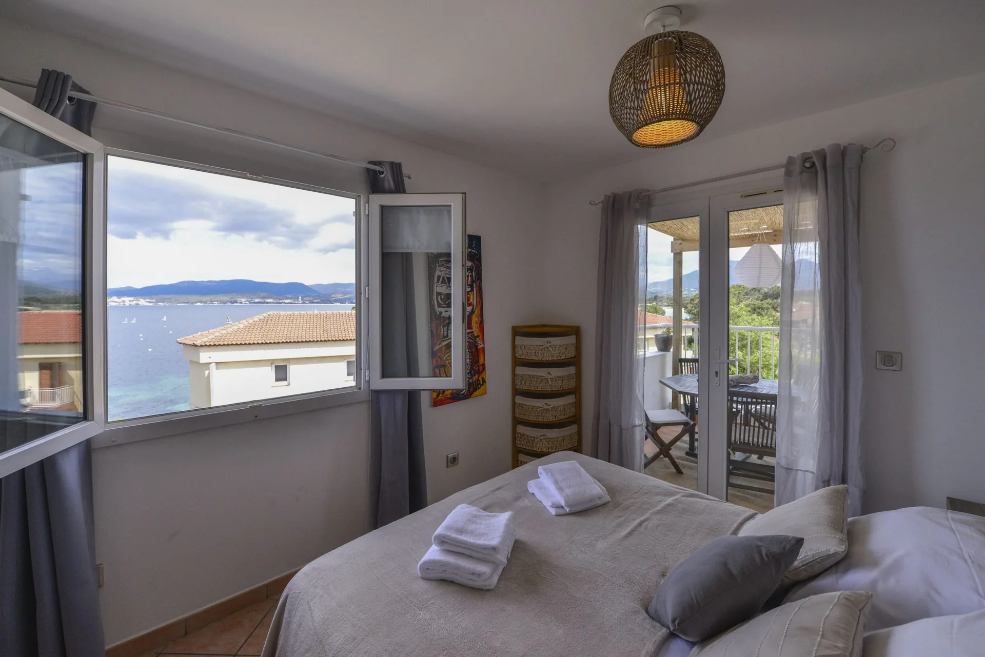 Paomia Suite, interior