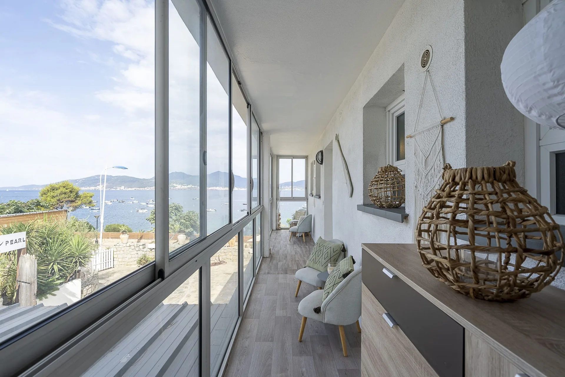 Valinco Suite, interior
