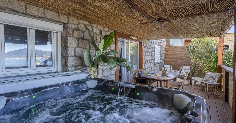 suite aitone terrasse vacances hotel corse porticcio vue mer